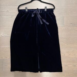 NWOT Club Monaco Velvet Skirt- Large